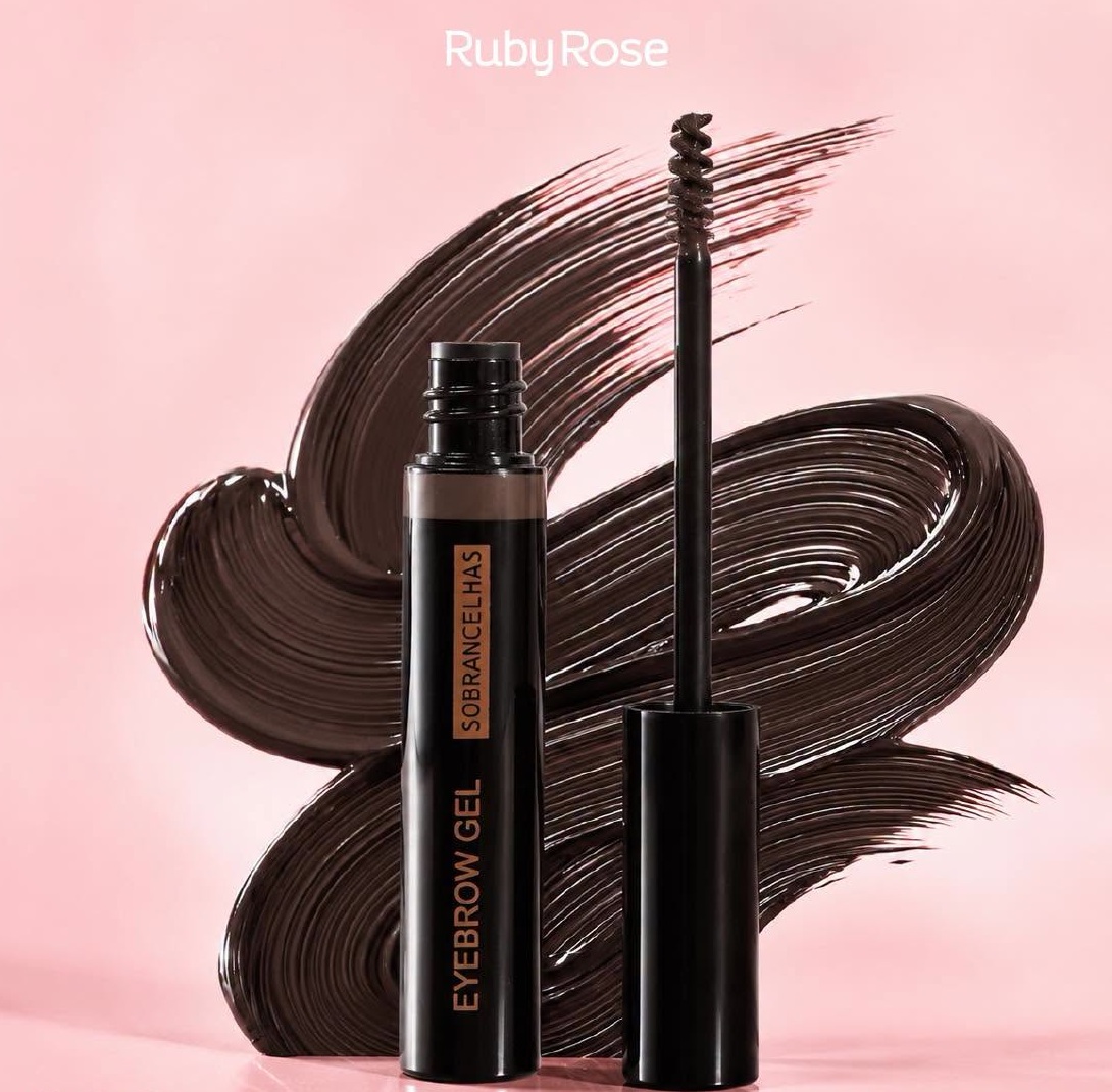 Full Brow Gel على الموديل
